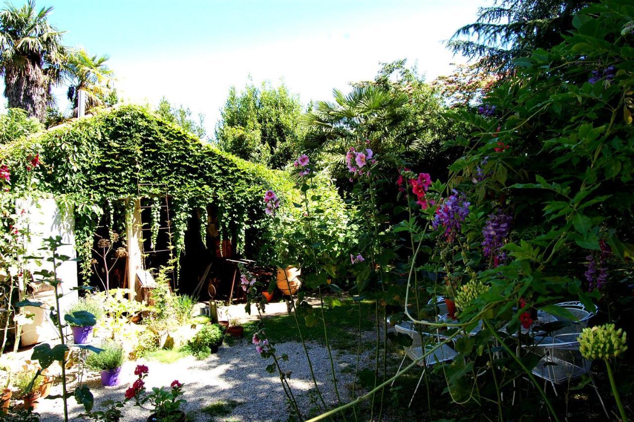 Madeleine Bergerac Bed & Breakfast Exterior photo