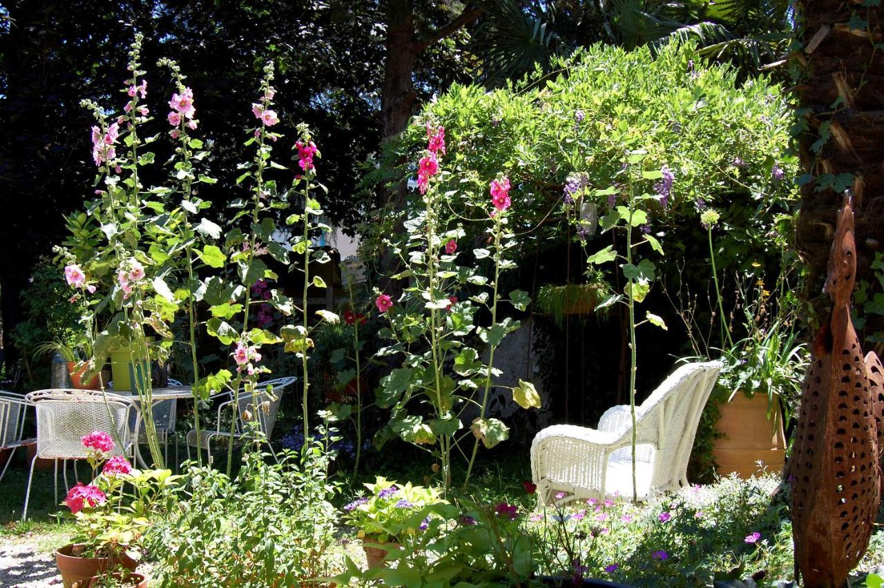 Madeleine Bergerac Bed & Breakfast Exterior photo
