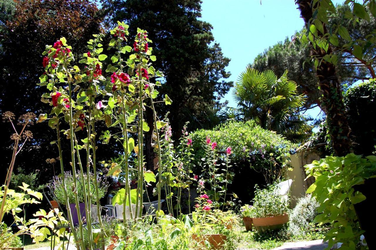 Madeleine Bergerac Bed & Breakfast Exterior photo